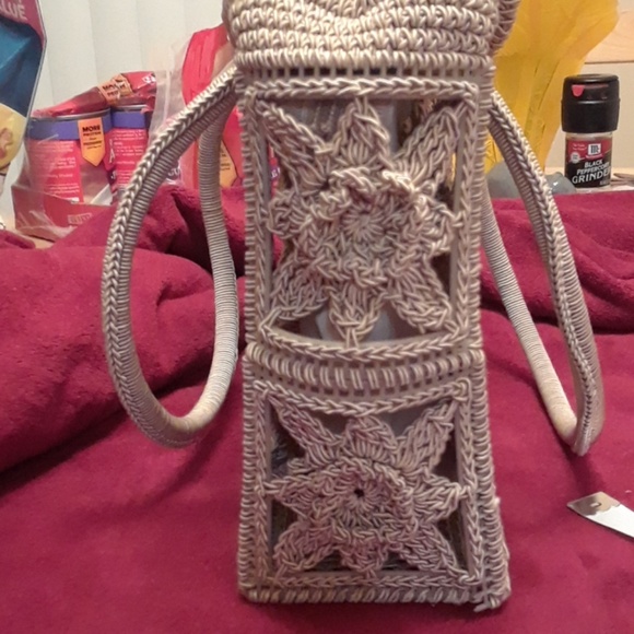 Handbag - Picture 3 of 6